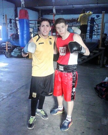 Nicolás junto a Brian Castaño,