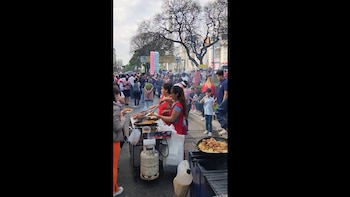 Deliciosos anticuchos en pleno Buenos