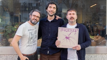 Mujeres, la banda de culto que inspira al nuevo rock español: “Nos sorprende ser referentes, pero seguimos haciendo lo que al principio, tocar mucho y disfrutar”