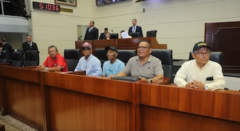 Jubilados en la Asamblea Nacional exigen la aprobación de un aumento en sus pensiones. (AN)