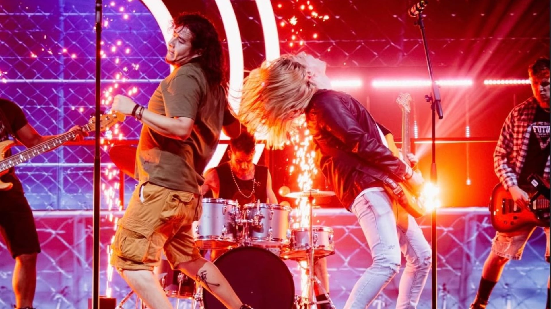 Ramiro Saavedra volvió a ‘Yo Soy’ para apoyar a un imitador de Eddie Vedder y revivió a Kurt Cobain. Yo Soy/ Latina