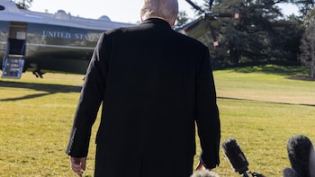 Trump concentra su poder y