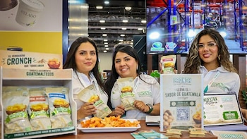 El acompañamiento institucional y la diversificación de la oferta marcan un hito para los pequeños productores guatemaltecos, que buscan consolidarse en el dinámico mercado mexicano y generar oportunidades sostenibles de desarrollo (Foto cortesía Ministerio de Economía de Guatemala)