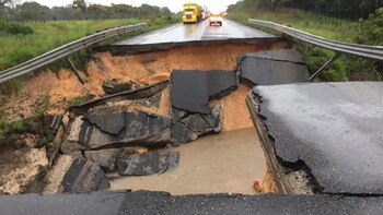Carretera colapsada en Chiapas. (Foto: