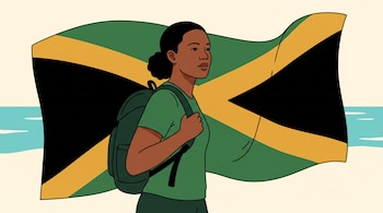 Ilustración de una mujer de perfil con camiseta verde y mochila ante una bandera de Jamaica y una línea de mar azul.