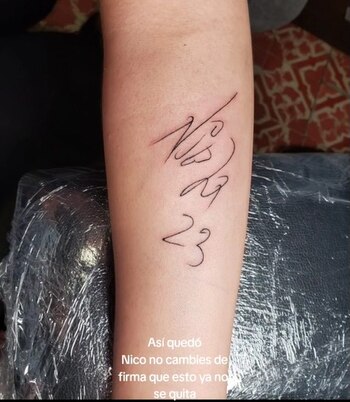 Tatuaje de fan sobre el autógrafo de Nicola Porcella