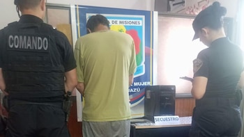 Misiones - Una mujer denunció que su compañero de pádel le mandó fotos íntimas y le hizo “trabajos de brujería”