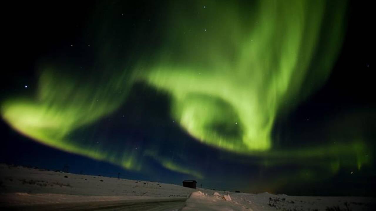 La NOAA y expertos en clima espacial identifican Alaska, Dakota del Norte, Minnesota, Montana, Maine, Michigan y Wisconsin como los mejores puntos de observación de auroras boreales en EE.UU. (Reuters)