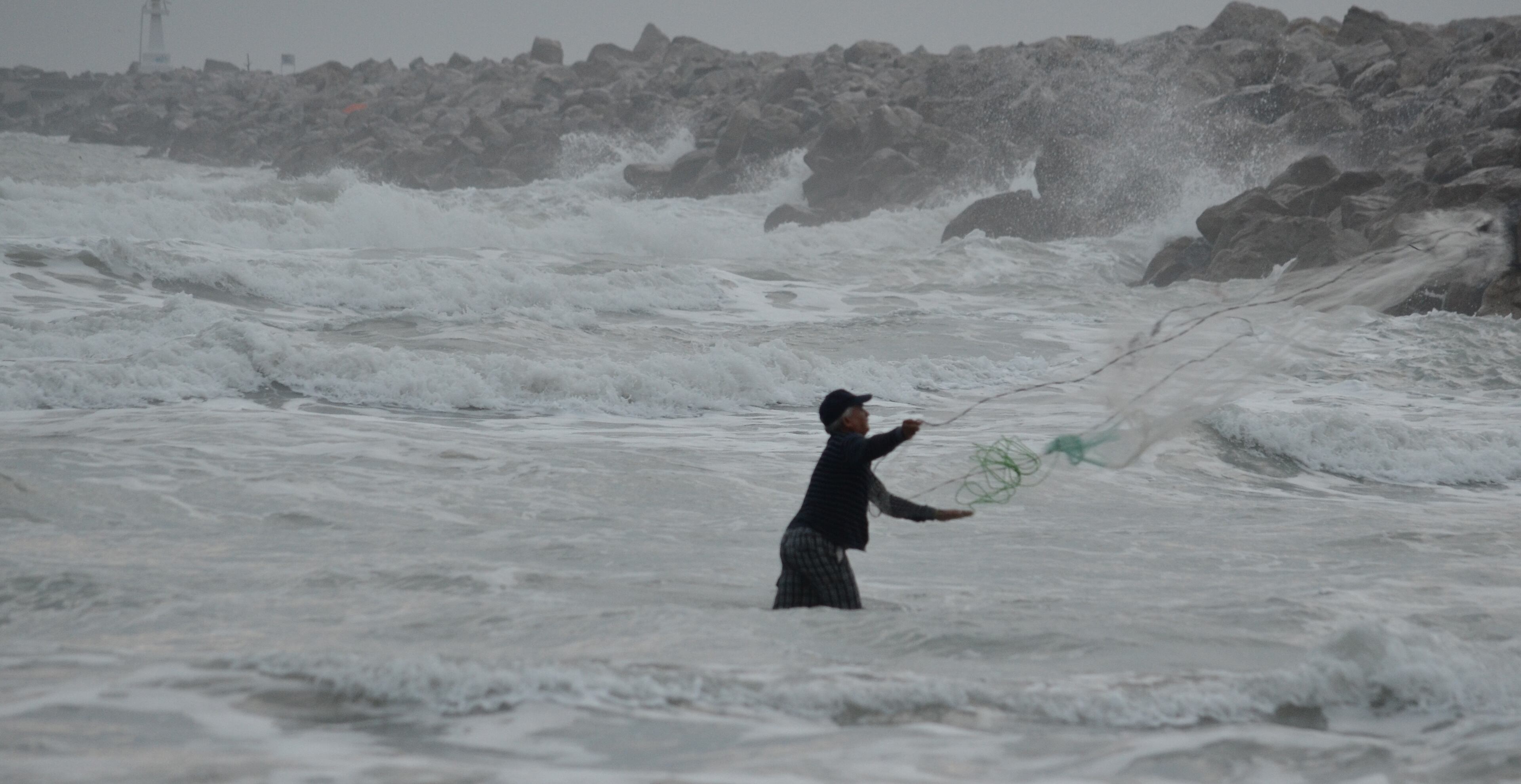 El sector pesquero de Veracruz enfrenta una crisis por lluvias intensas y temporal marítimo. |EFE/Priciliano Jiménez
