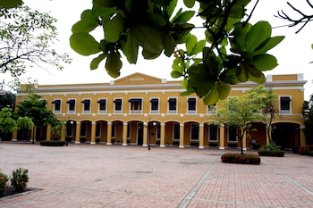 A histórica Alfândega, em Barranquilla, é uma das opções para abrigar a sede do governo nacional. - crédito EFE/RICARDO MALDONADO/Arquivo