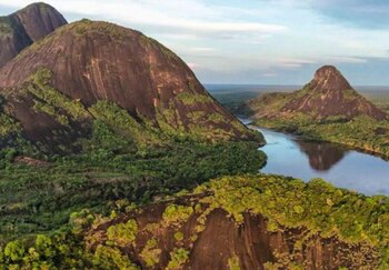 Los uniformados están en el