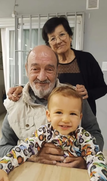 La abuela Ángela reaccionó con