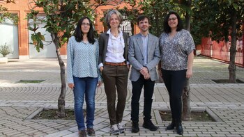 De izquierda a derecha, los