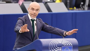 Vox a Sánchez en la