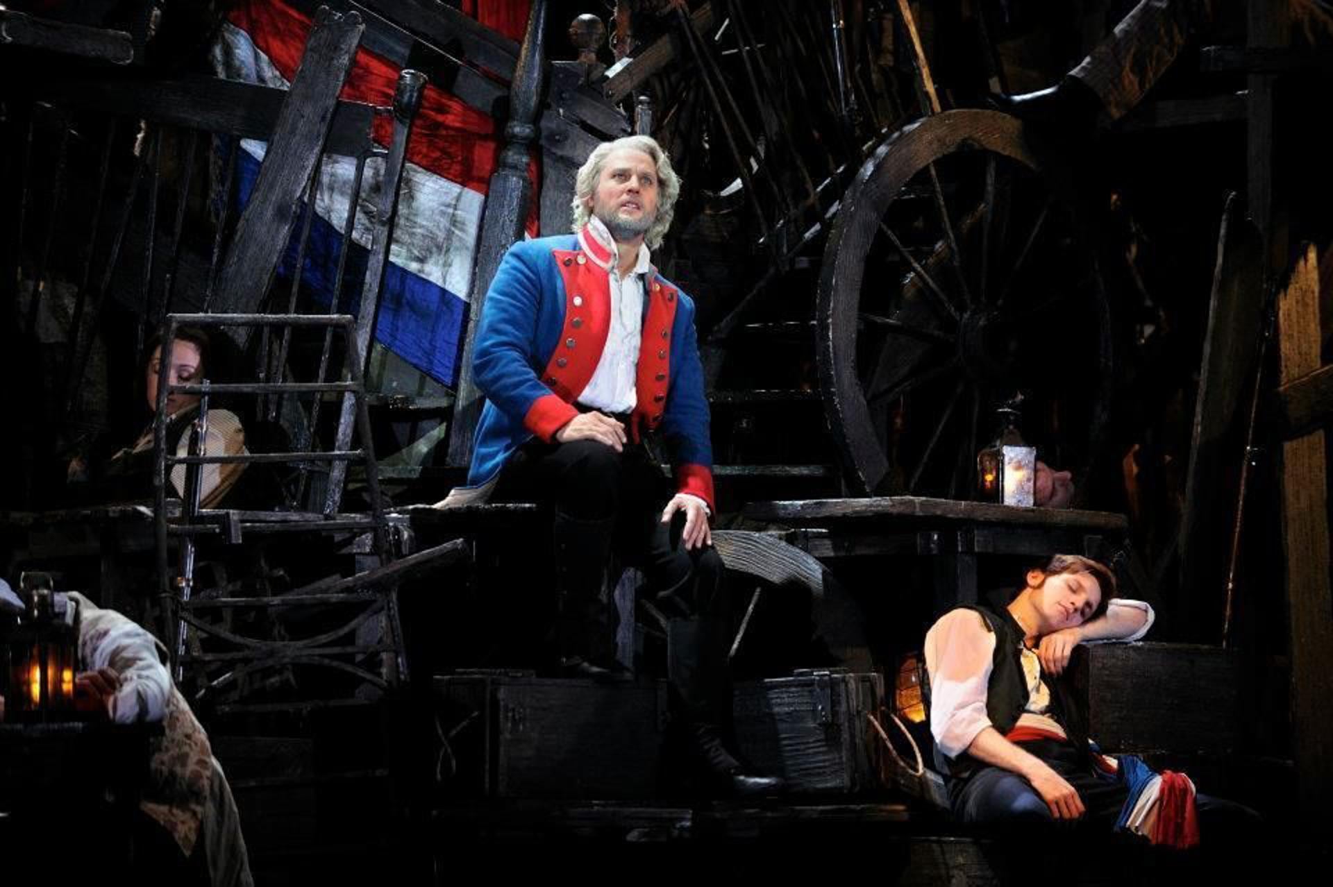 La gira mundial de Los Miserables reunió a los tres protagonistas titulares y concluirá en el Radio City de Nueva York