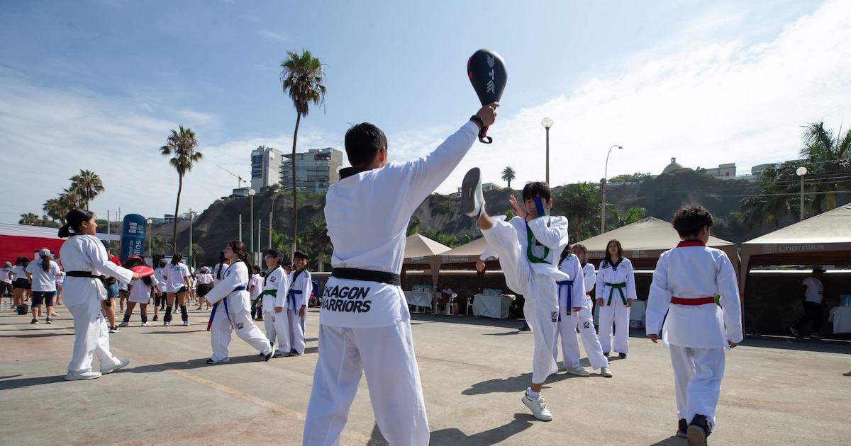 ¡Disfruta de clases de deportes en la playa Agua Dulce de manera gratuita! Conoce el calendario y horarios