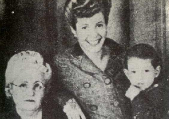 Evita junto a su madre Juana Ibarguren(Fotografía X Museo Evita)