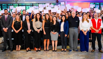 El Gobierno de El Salvador impulsa el emprendimiento femenino con la graduación de más de 200 mujeres en el programa Mujer Emprende. (Cortesía: Secretaría de Prensa de la Presidencia)