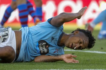 El volante Renato Tapia es