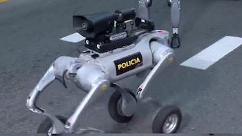 La Policía Nacional del Perú presentará por primera vez robots humanoides y cuadrúpedos durante la Gran Parada y Desfile Cívico Militar por Fiestas Patrias - Créditos: Captura de pantalla de Latina.