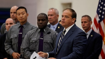 Polémica en Nueva York: propuestas legislativas podrían permitir la libertad condicional de reclusos peligrosos