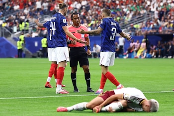 Sin rodeos: Así fue el partido del árbitro salvadoreño Iván Bartón en la semifinal del mundial 2026