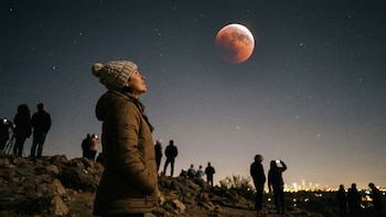 Este jueves 27 la luna se pondrá roja: estos son los horarios para ver el eclipse en Colombia