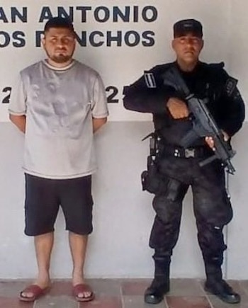 Manuel de Jesús Montano Sales denunció el robo de un vehículo ante la Policía Nacional Civil tras abandonar el sitio del choque. (Foto cortesía Policía Nacional Civil)