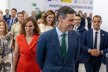 02/06/2025 El presidente del Gobierno, Pedro Sánchez (C), y la ministra de Sanidad, Mónica García (I), y la delegada del Gobierno en la ciudad autónoma, Sabrina Moh (2I) durante el acto de inauguración del Hospital Universitario de Melilla (HUME), a 2 de junio de 2025, en Melilla (España). El hospital, que ha supuesto una inversión final de 150 millones de euros y cuya obra ha sido cofinanciada por el Programa Plurirregional de España FEDER 2021-2027, albergará a más de 1.100 profesionales y contará con 40 servicios con tecnología avanzada. La infraestructura dispone de 45.000 metros cuadrados de superficie asistencial de los 63.000 metros cuadrados construidos.
POLITICA
Óscar Giménez Barrios - Europa Press
