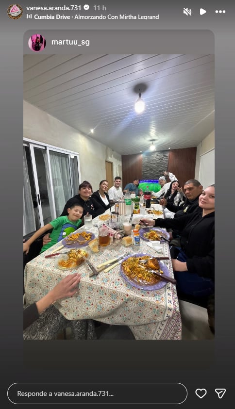 La Joaqui y Tiago PZK juntos en la mesa familiar