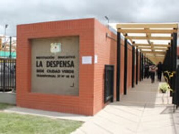 Hombre de 63 años acosó