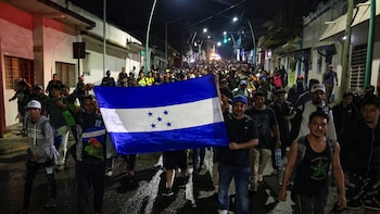 Estados Unidos restringe visas a organizadores de caravanas migrantes