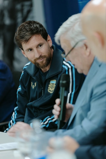 Lionel Messi recibió hoy el título “Doctor Honoris Causa” de la Universidad de Buenos Aires