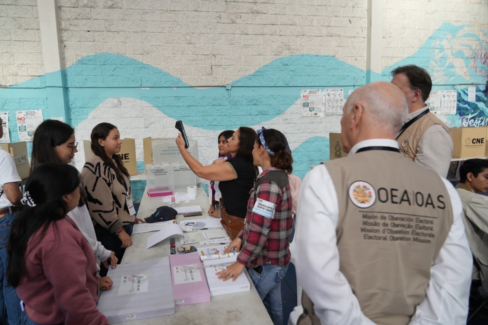 La expresión utilizada por López no constituye una categoría jurídica de la OEA, sino una caracterización política sobre procesos de deterioro institucional. (FOTO: La Prensa)