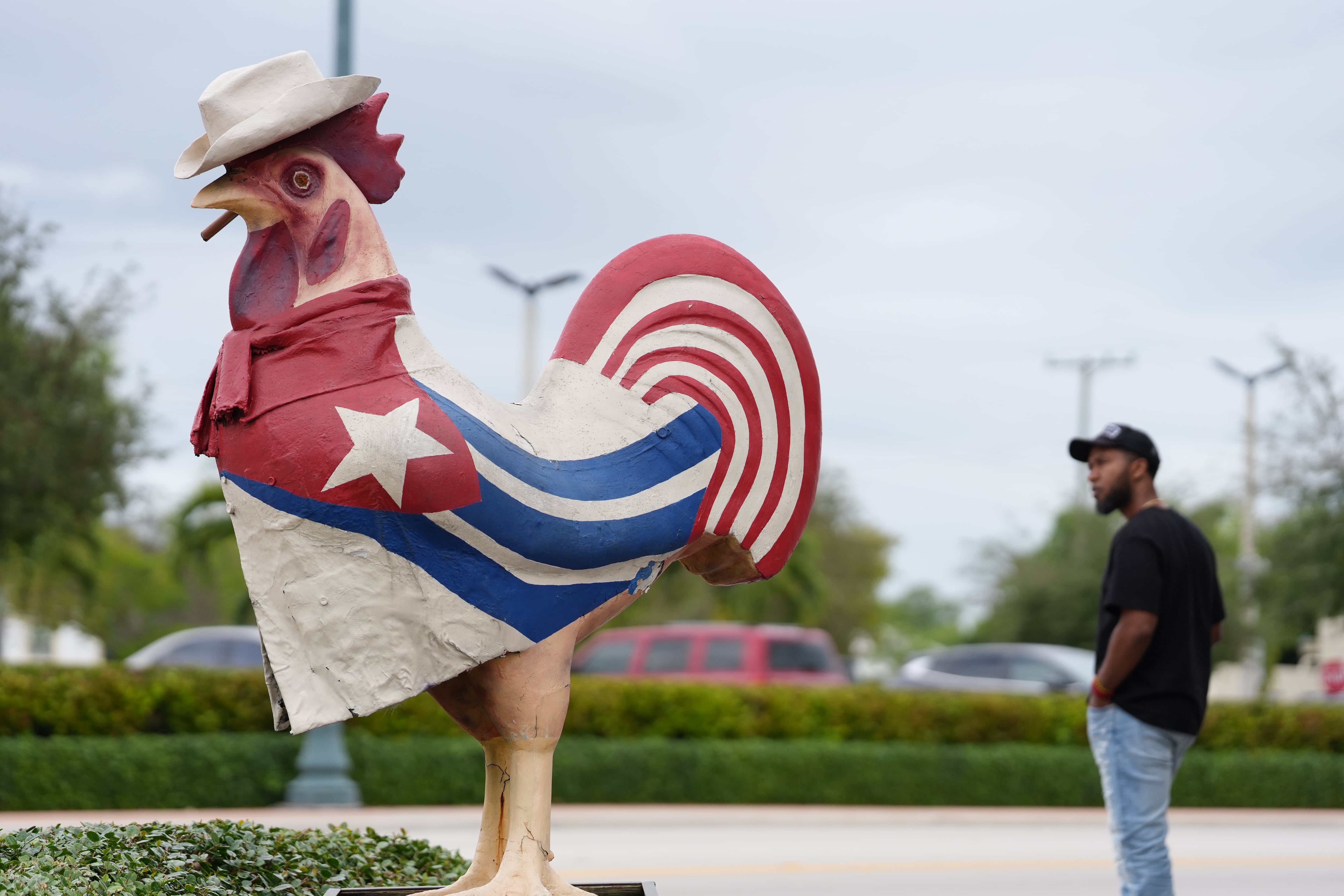 La razón por la que Miami atrajo a casi uno de cada tres cubanos de la gran ola migratoria, según un estudio de Brookings