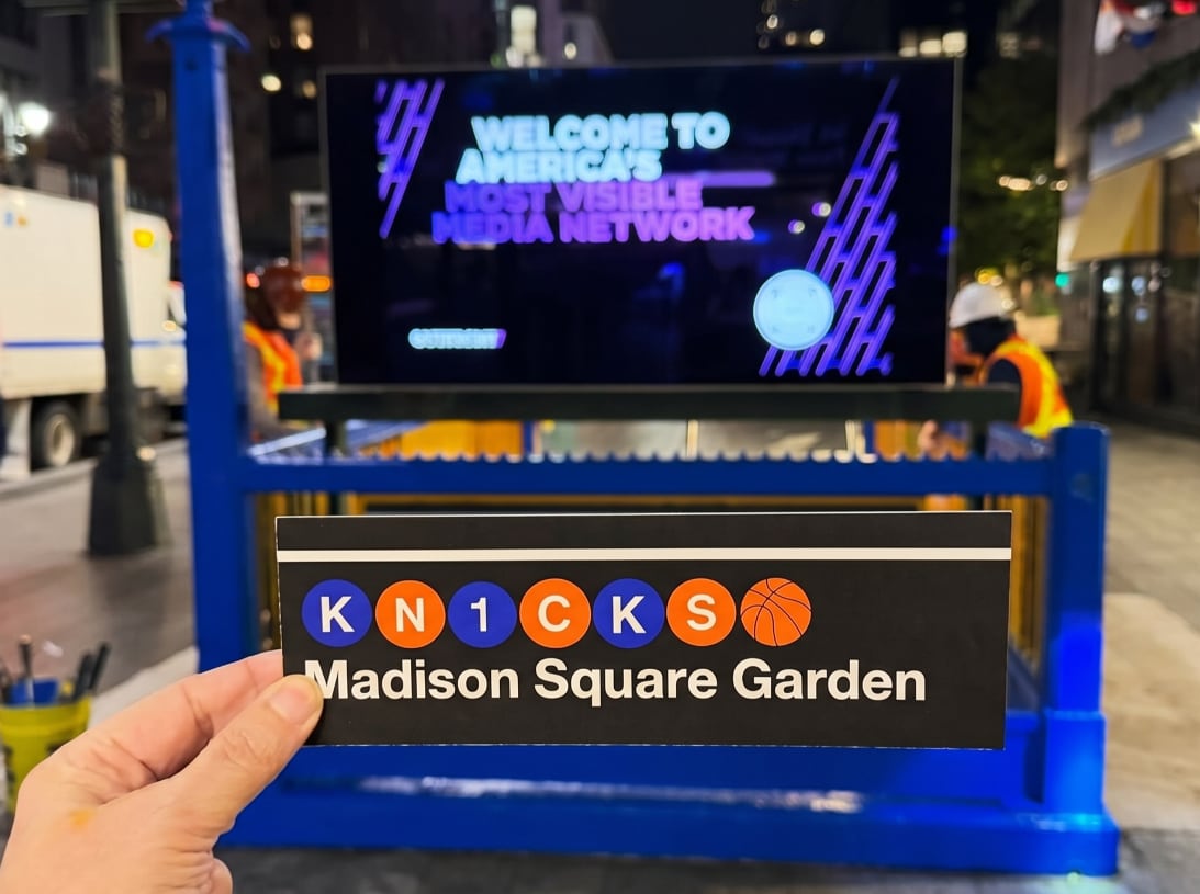 El metro de Nueva York se vistió de Knicks y convirtió Penn Station en una barra gigante