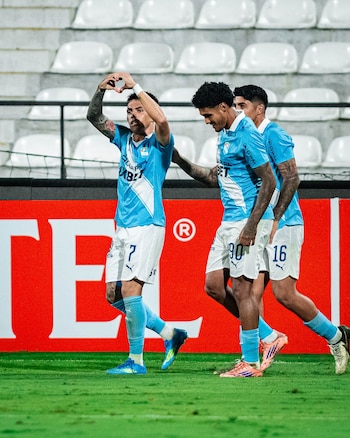 Celebración de Santiago González en Matute ante Junior de Barranquilla.