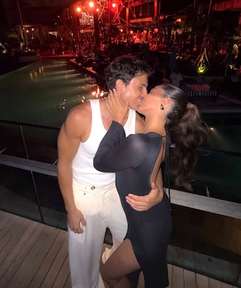 Las románticas imágenes de Álex González y Carla Virgós (Instagram)