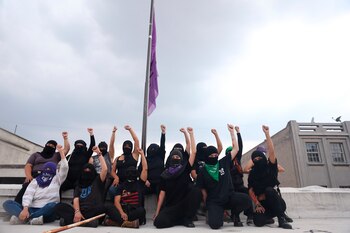 Un grupo de mujeres miembro