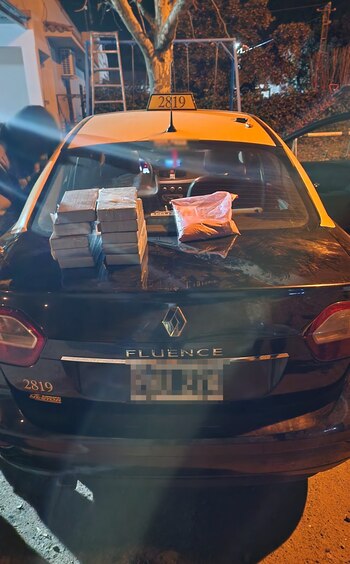 El auto del taxista detenido