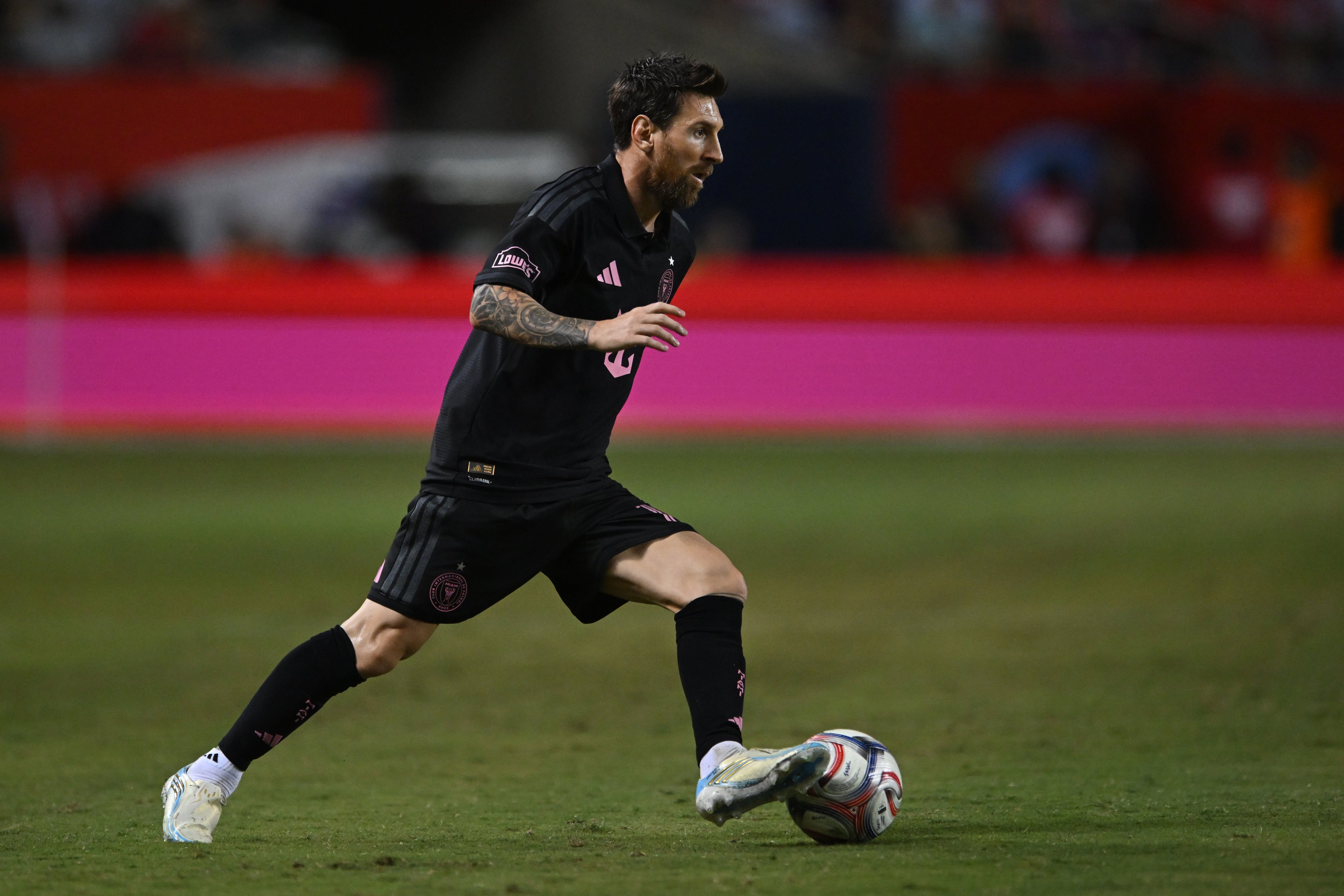 Messi ya mantiene una relación con la UE Cornellà, pero el Eldense le daría una presencia institucional y comercial distinta en el fútbol español-crédito Paul Beaty/AP Foto