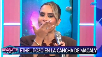Magaly Medina y Ethel Pozo protagonizan uno de los momentos más emotivos de la televisión: “Sí tengo límites”. Captura: Magaly TV La Firme.