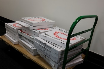 El restaurante Pizzería Boston, busca