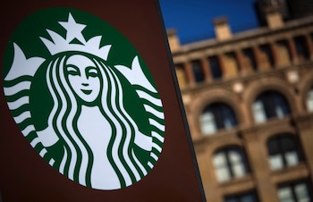 Starbucks reemplazó su política de