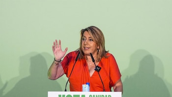 Susana Díaz considera "urgente y obligatorio" que el PSOE se querelle contra Leire Díez "caiga quien tenga que caer"
