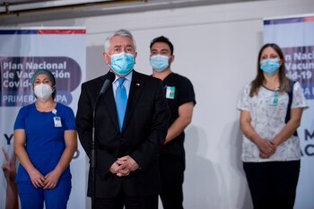 El ministro de Salud, Enrique