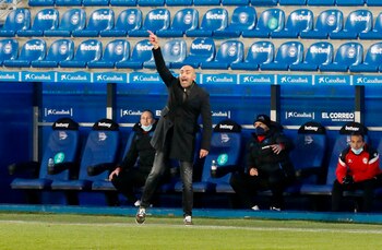 El entrenador del Deportivo Alavés,