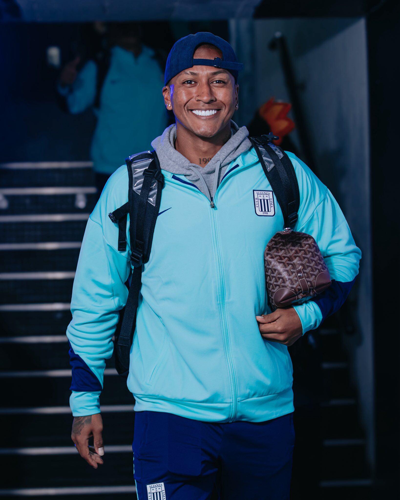 Jugadores de Alianza Lima llegando a Matute.