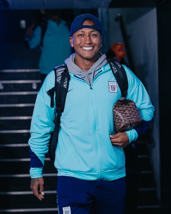 Jogadores da aliança Lima chegam