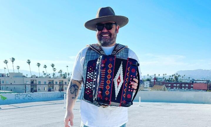 El músico dejó claro que la decisión responde a una postura artística más que comercial. (Instagram/@mr.ricardomunoz)